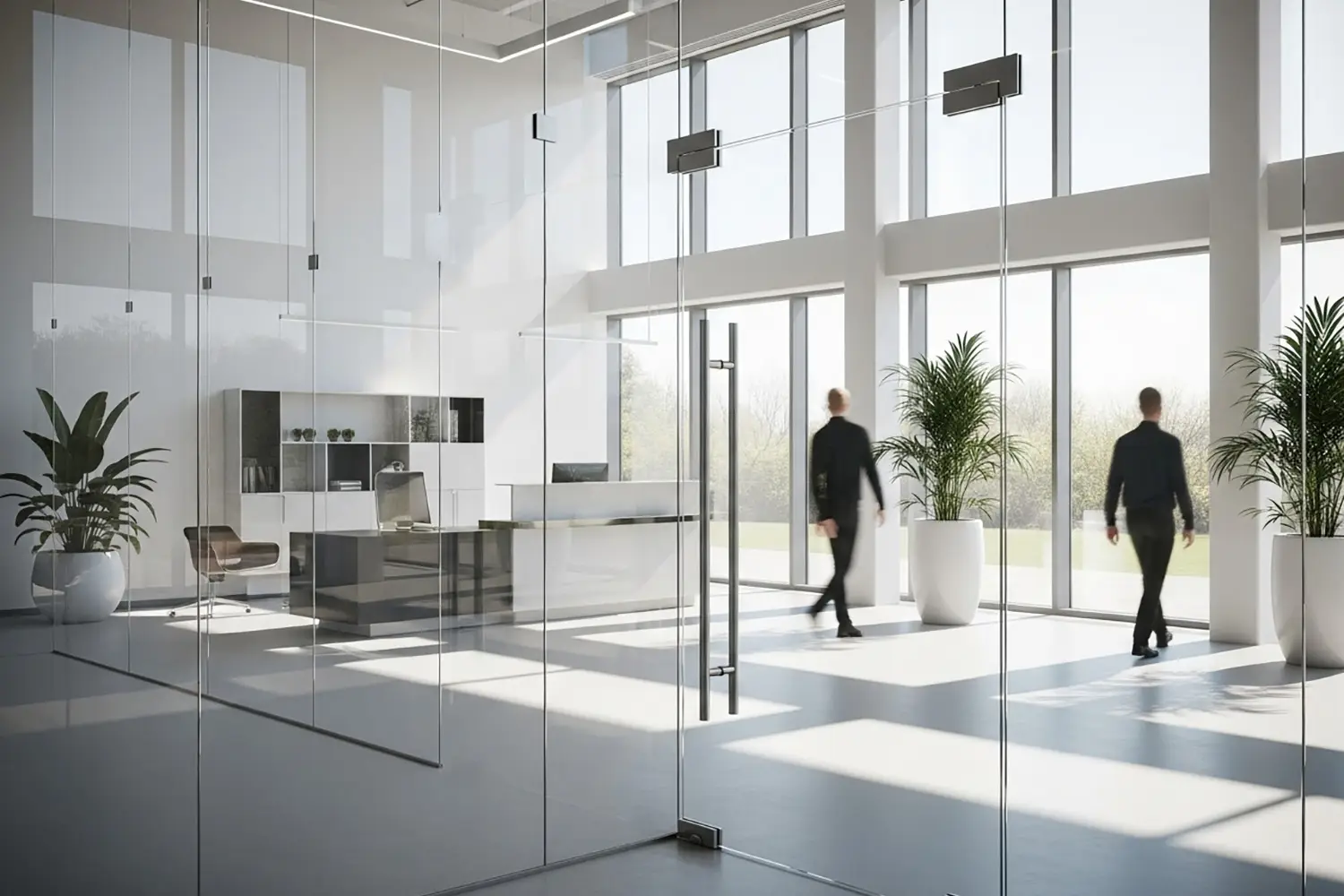 Glazen deuren en wanden op maat geplaatst door Glashandel Nuyens voor moderne interieurafwerking.